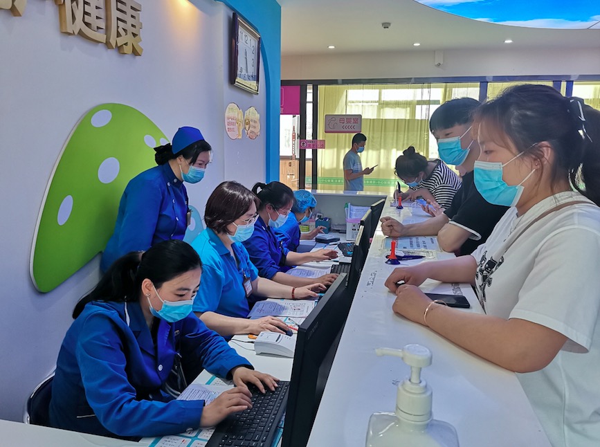 公司集體注射新冠疫苗，阻斷疫情傳播